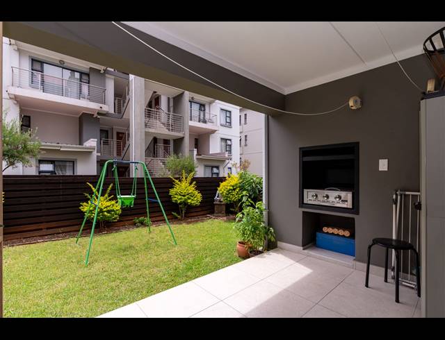3 BEDROOM APARTMENT FOR SALE IN MODDERFONTEIN